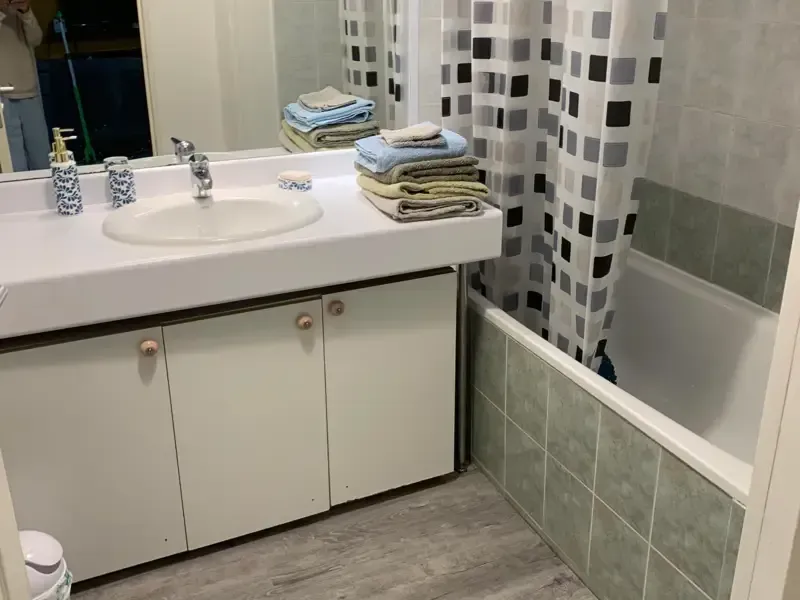 Nettoyage de salle de bains à Pertuis — après